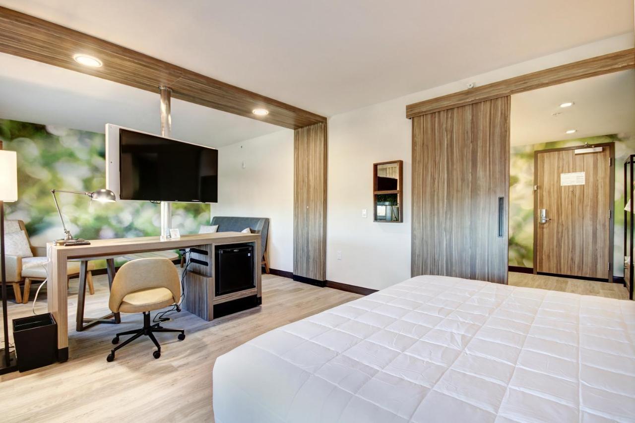 Wyndham Garden Airport Natomas Hotel 4*